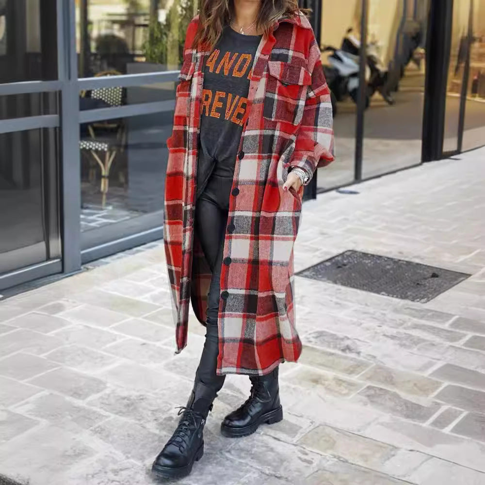 Ladies long checkered coat with practical pockets Lune London