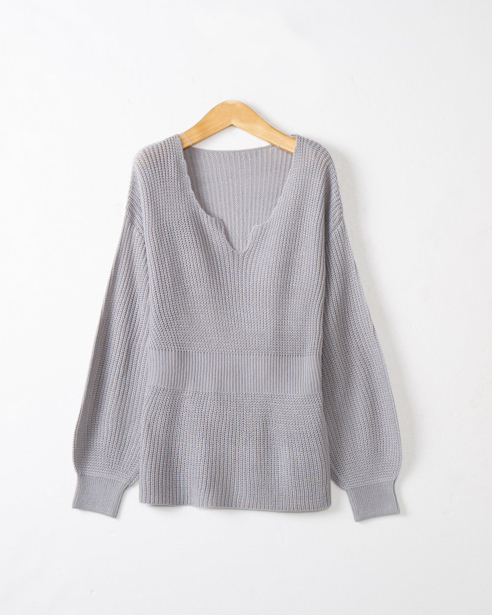 Chunky knit sweater for women with deep V-neck and relaxed fit Lune London