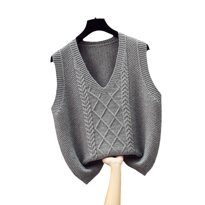 Knitted vest for women with decorative twisted pattern and V-neck Lune London