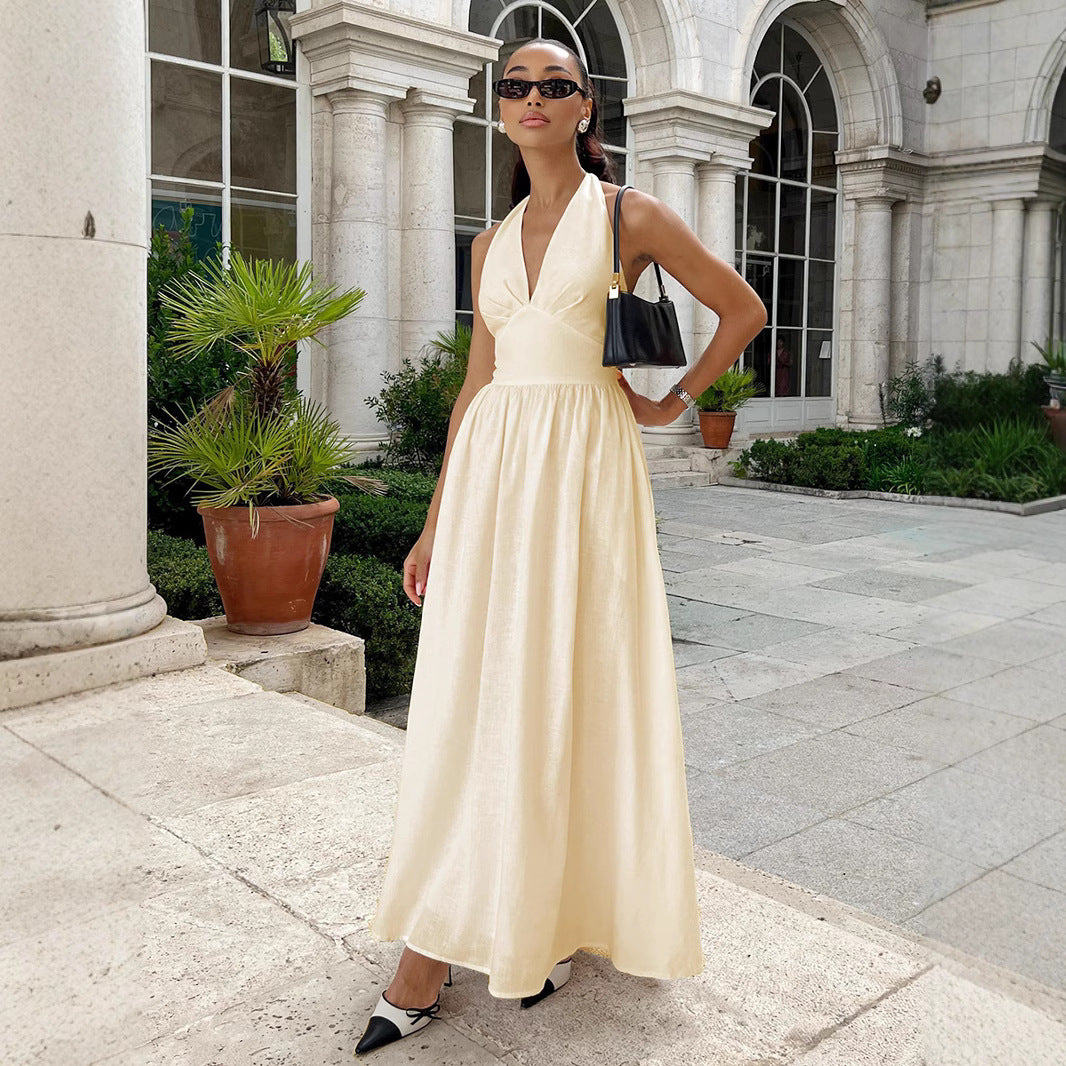 Elegant maxi dress for women with open back design and flowing skirt Lune London