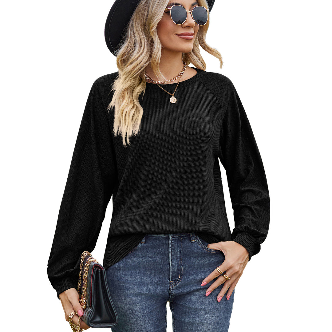 Casual sweater for women with trendy knit details Lune London