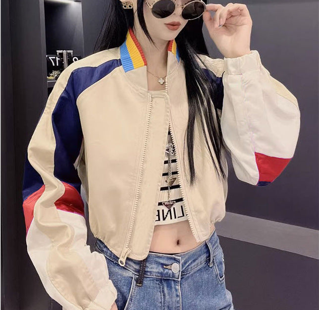 Veste bomber à la mode pour femmes avec des accents colorés Chic & Stil