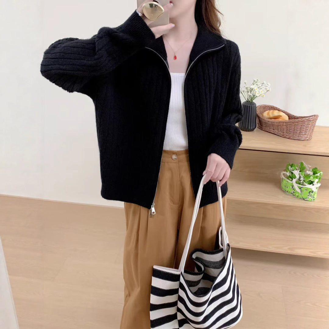 Gilet pour femmes avec fermeture éclair moderne et motif en relief décoratif Chic & Stil