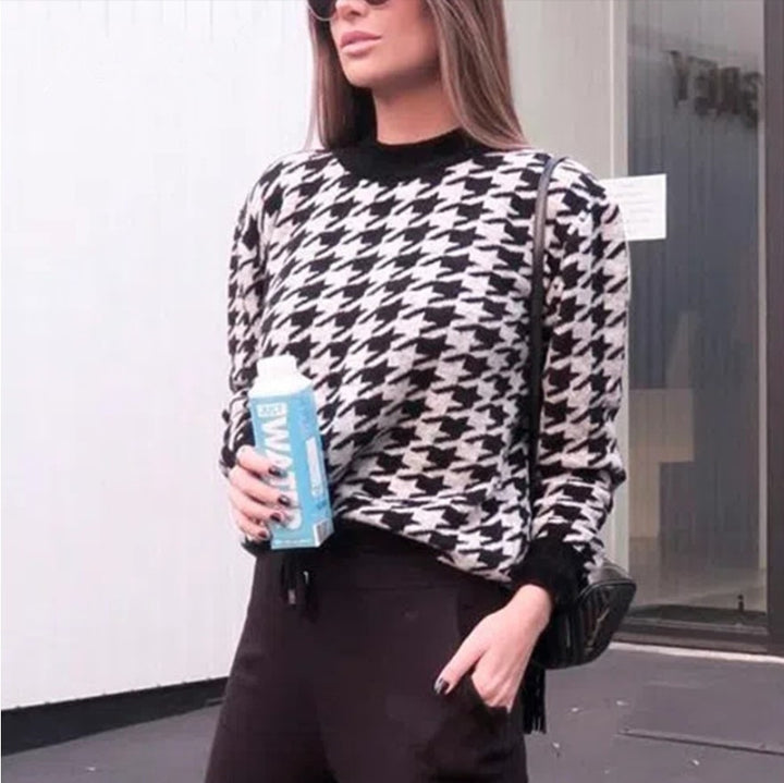 Oversized knit sweater for women with a modern houndstooth pattern and a relaxed fit Lune London