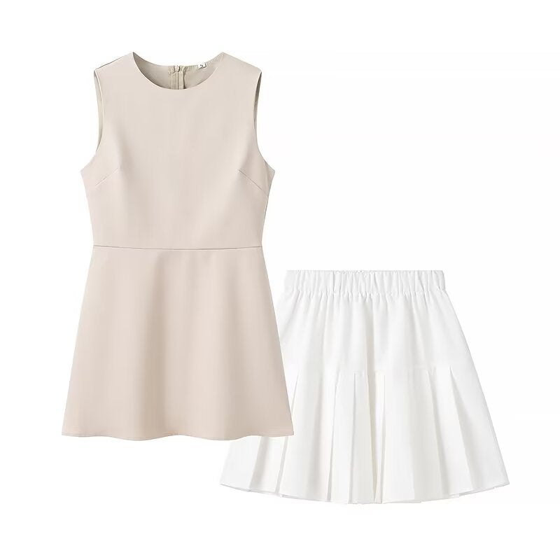 Elegant sleeveless dress for ladies with high collar and flared skirt Lune London
