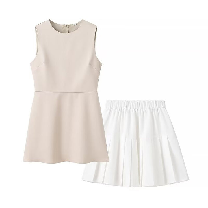 Elegant sleeveless dress for ladies with high collar and flared skirt Lune London