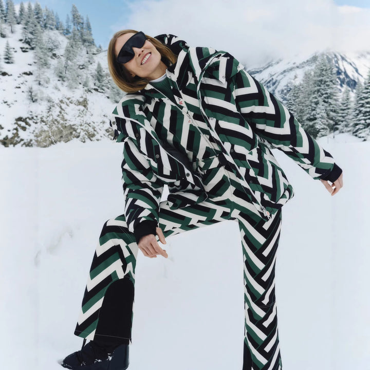 Veste matelassée de mode pour femmes avec capuche et motif géométrique frappant Chic & Stil