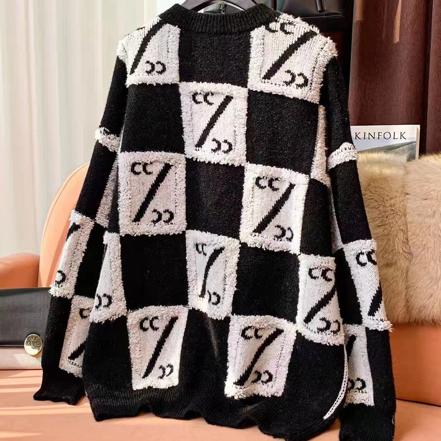 Women Large Oversized Sweater with Chic Graphic Design and Style