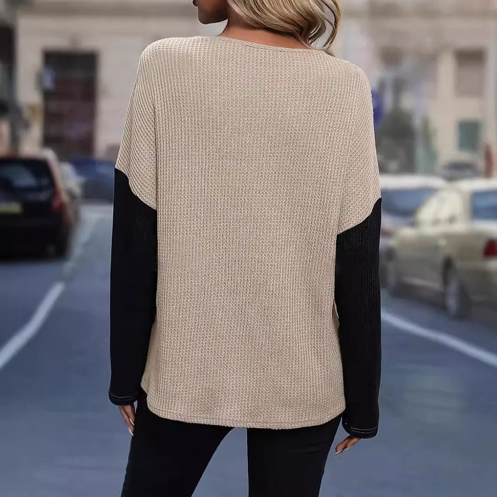 Ladies Elegant knit top with crocheted lace collar Lune London