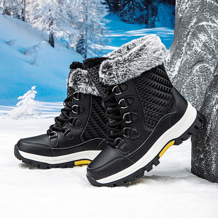 Women's winter hiking boots with insulating lining and non-slip sole Lune London