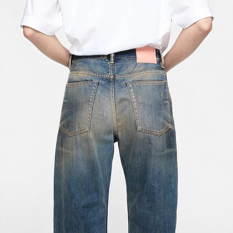 High-waisted jeans for women in a casual bootcut style with frayed hem Lune London