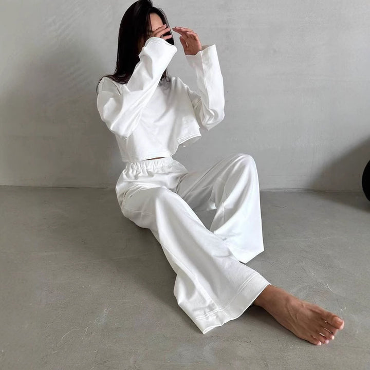 Women casual cropped top and wide leisure pants Lune London