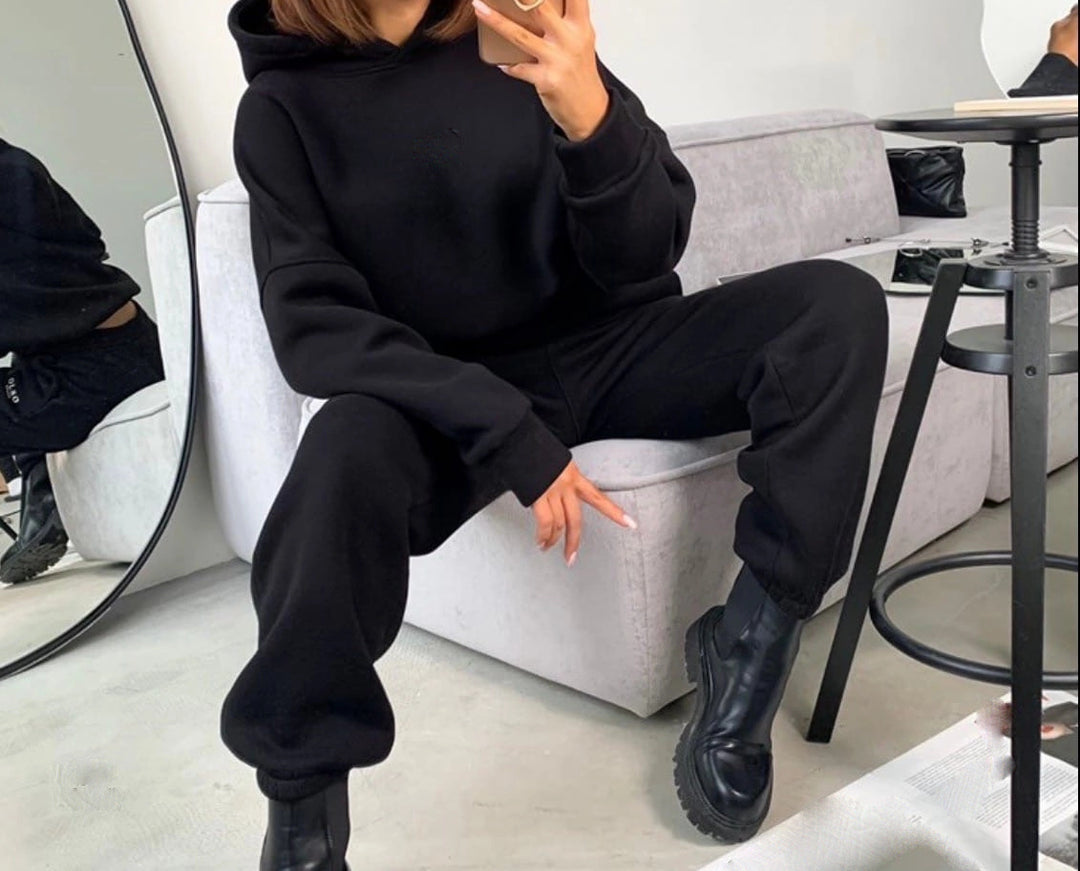 Ladies casual tracksuit with hood and elastic waist Lune London