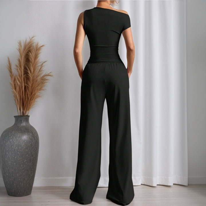 Combinaison tendance pour femme avec design asymétrique et poches Chic & Stil