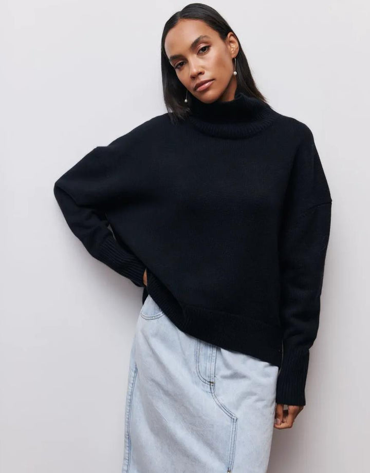 Women's Oversized Turtleneck Sweater Made Of Soft Knit Lune London