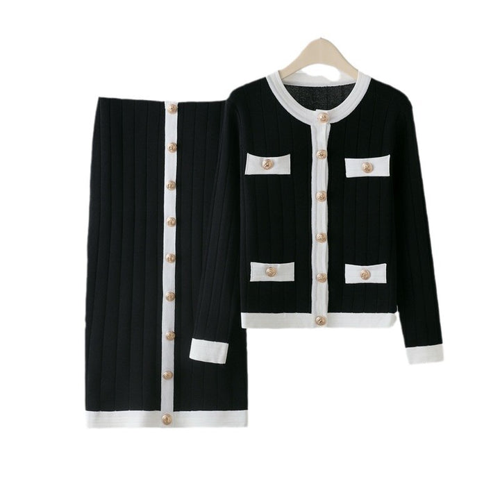 Stylish knitted set for women with decorative buttons and pockets Lune London