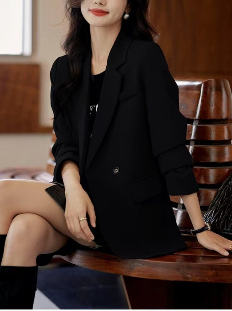 Blazer moderne femme avec coupe texturée et détails de boutons décoratifs Chic & Stil