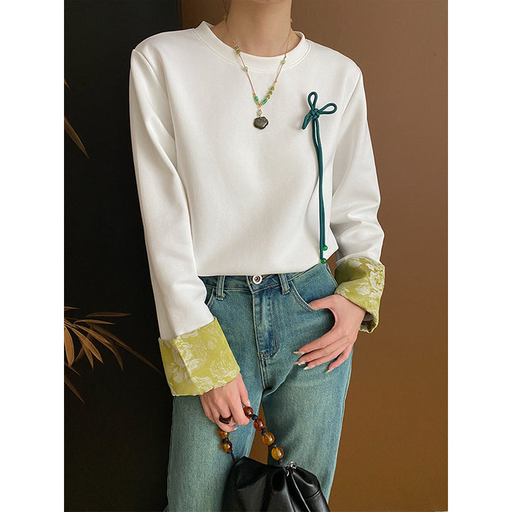 Ladies Fashionable Sweatshirt with Floral Collar Chic & Stil
