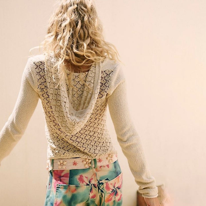 Lightweight hoodie for ladies with a fine knit pattern and a practical kangaroo pocket Lune London