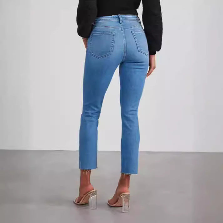 Ladies timeless jeans in modern cut with cropped leg Lune London