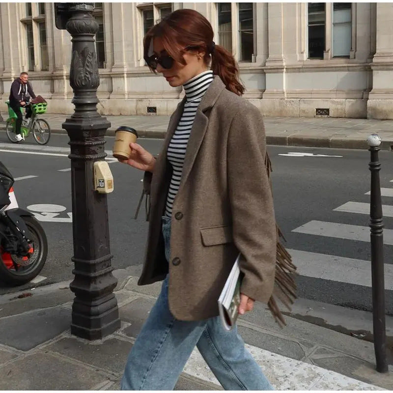Elegant blazer for women with fringed details and two practical pockets Lune London