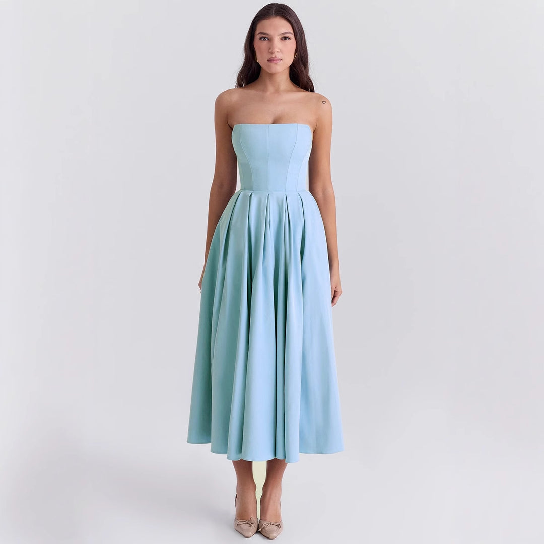 Evening dress for women with sweetheart neckline and flared skirt Chic & Stil