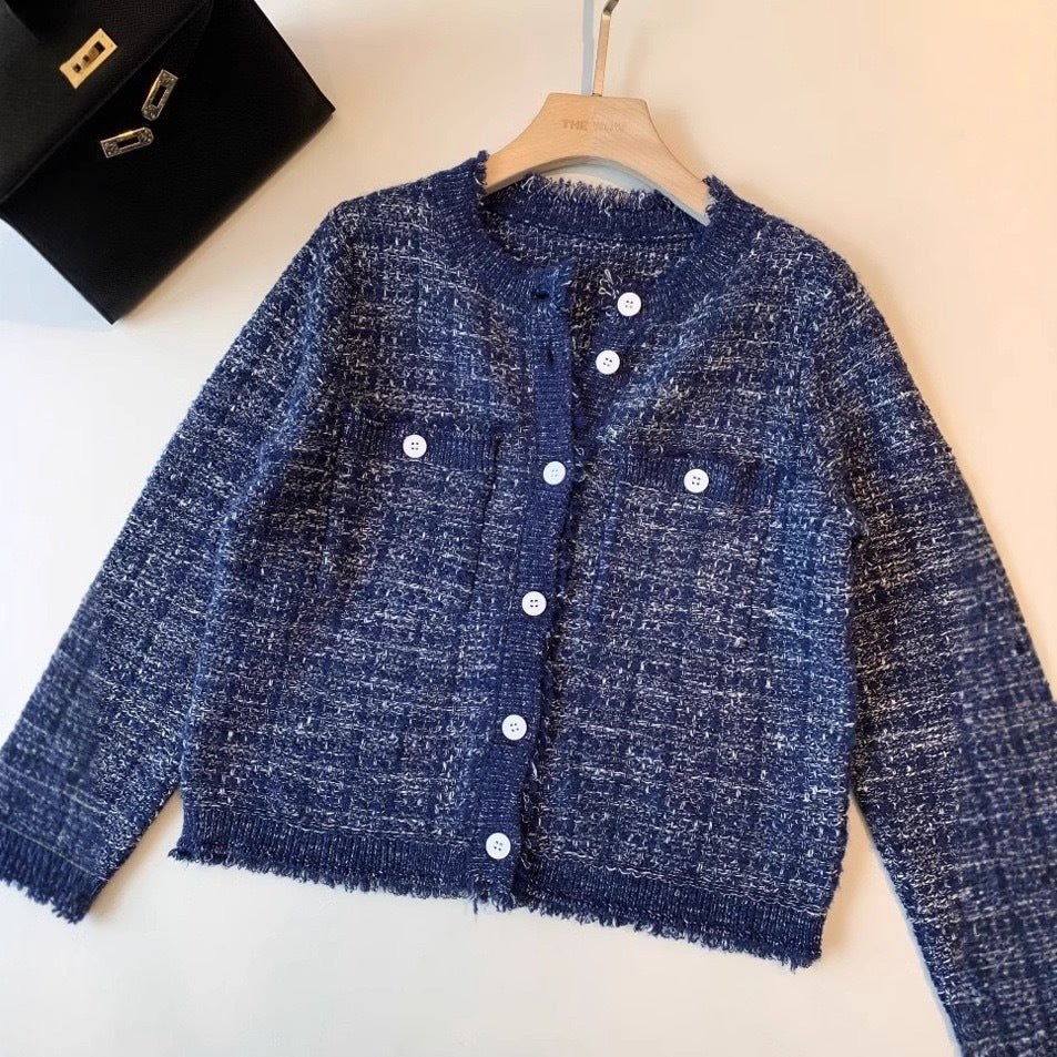 Cardigan pour femmes avec fermeture à boutons pleine et design élégant Chic & Stil