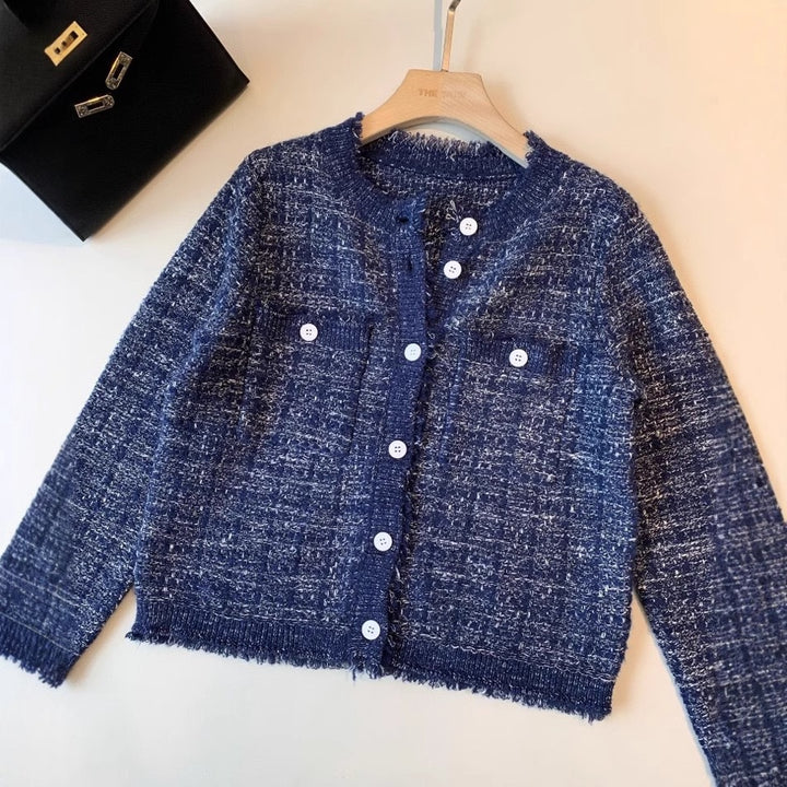 Cardigan pour femmes avec fermeture à boutons pleine et design élégant Chic & Stil