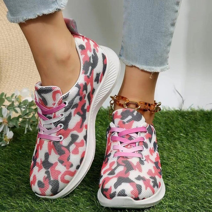 Ladies trendy sneakers with great wearing comfort Lune London