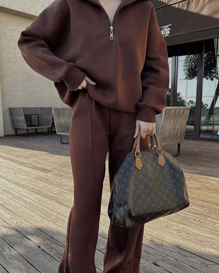 Sporty fleece loungewear set for women with high collar and zipper Lune London