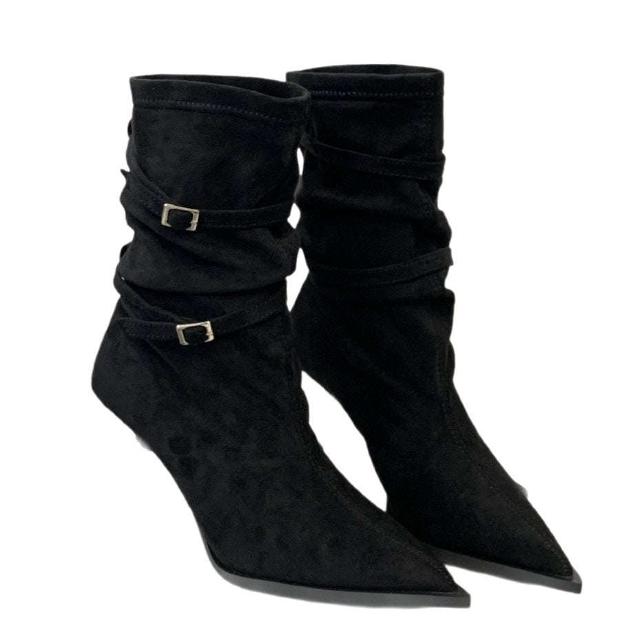 Elegant ankle boots for women in soft suede with a chic pleated design and a small heel Lune London