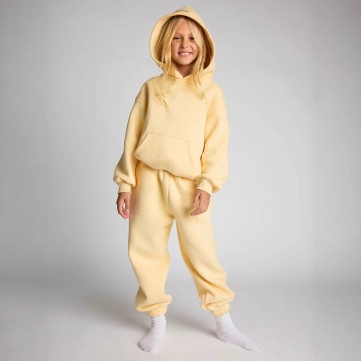 Comfortable hoodie for women with kangaroo pocket and wide sleeves Lune London