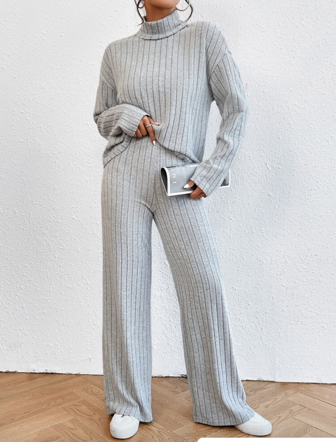 Ladies' set in fine soft knit with turtleneck Lune London