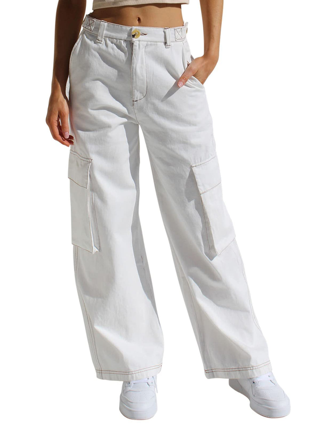 Women's cargo pants with practical side pockets and a casual cut Lune London