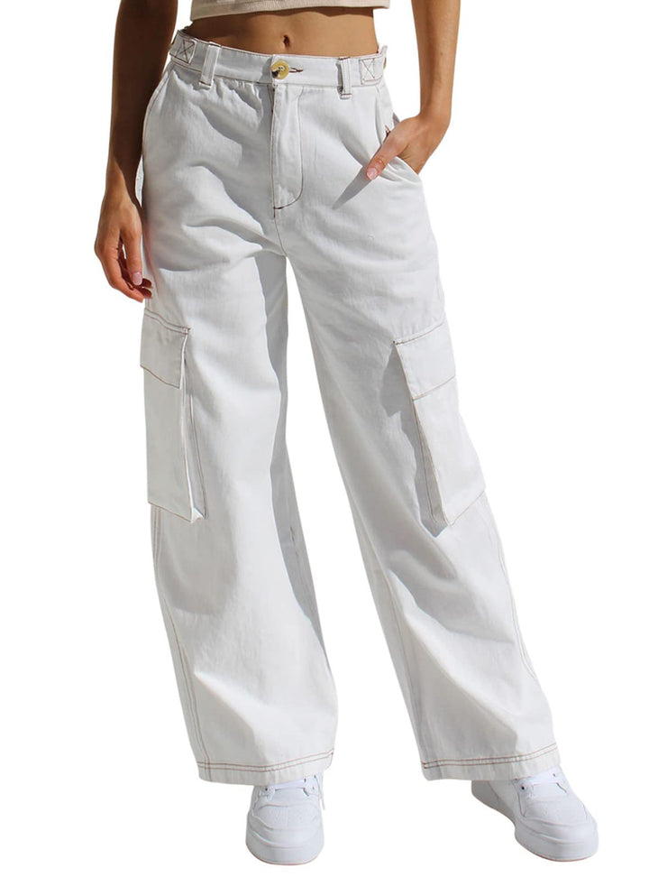 Women's cargo pants with practical side pockets and a casual cut Lune London