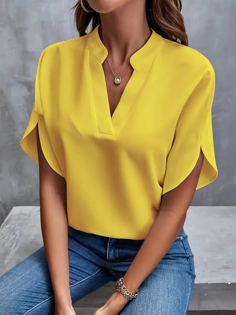 Women's blouse with a relaxed fit and elegant details Lune London