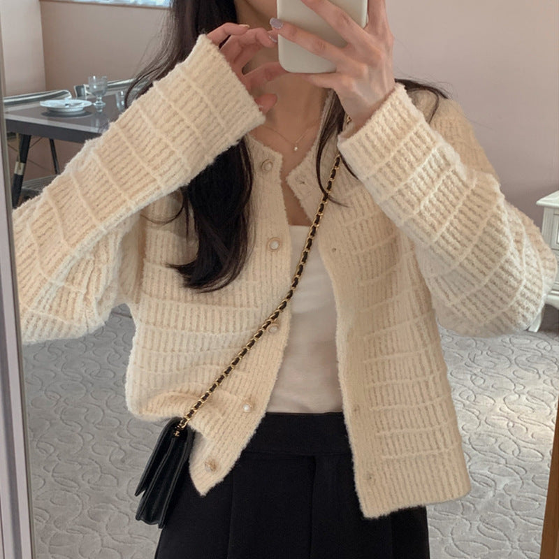 Casual knitted jacket for women with structured design Lune London
