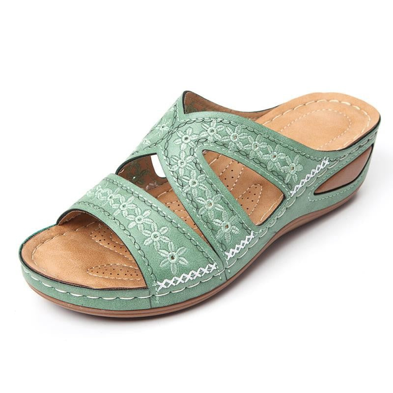 Comfort sandals for women with embroidered floral design and ergonomic sole Lune London
