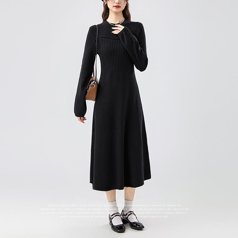 Elegant knitted dress for women with ribbed structure Lune London