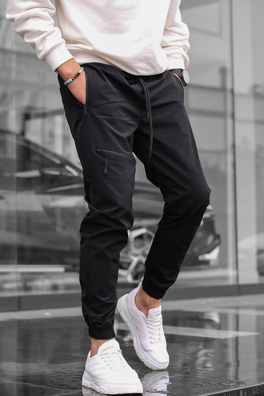 Men's sporty leisure pants with elastic waistband and practical zip pockets Lune London
