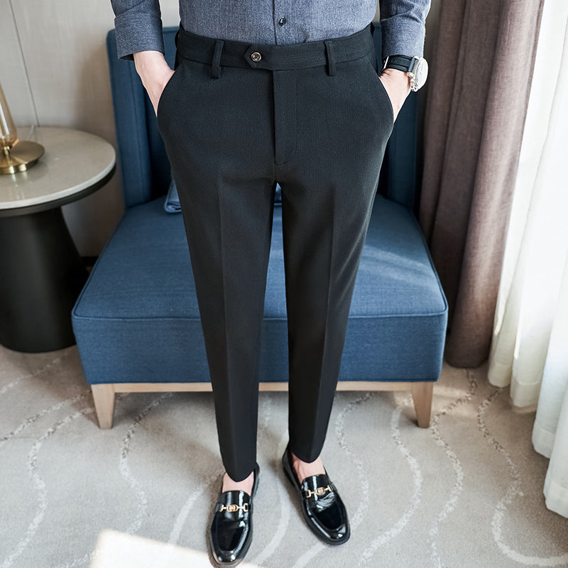 Elegant suit trousers for men with a slim fit and fine texture Lune London