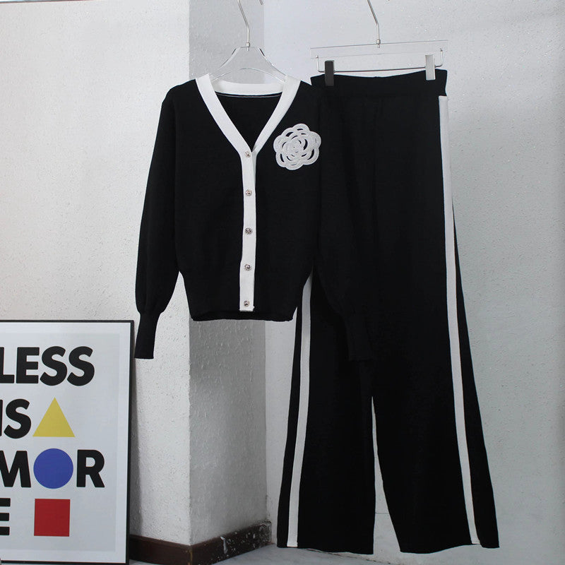 Knitted loungewear set for women with elegant button placket and trendy details Lune London