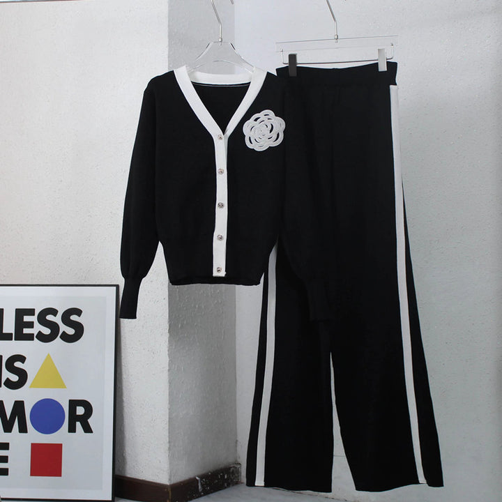 Knitted loungewear set for women with elegant button placket and trendy details Lune London