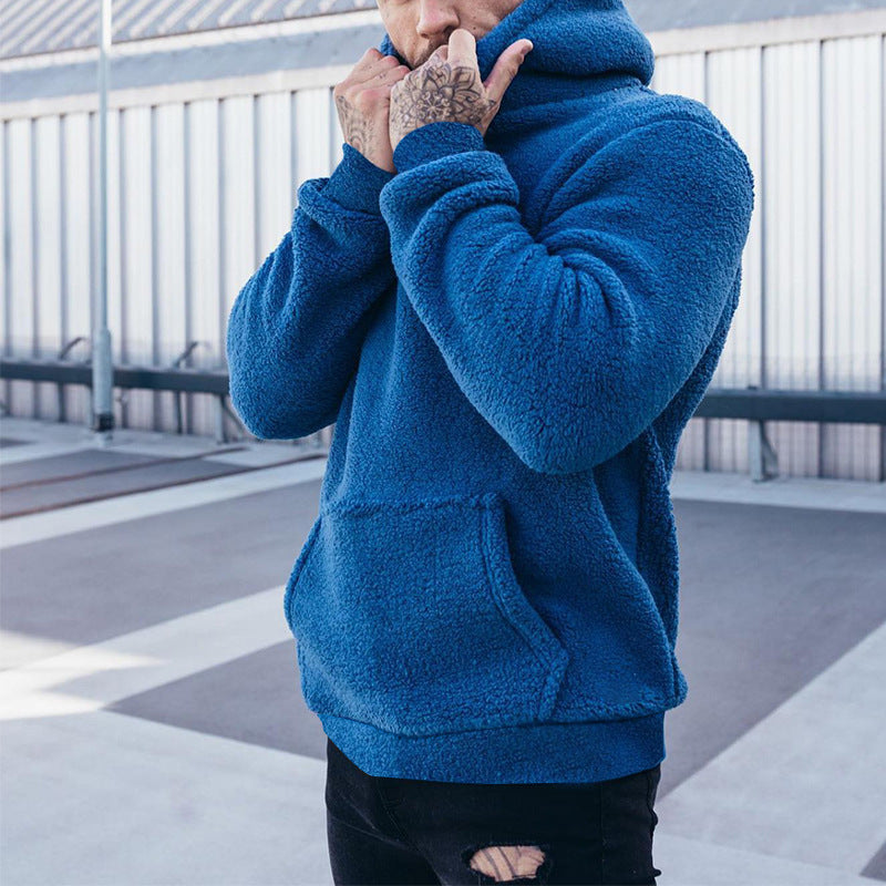Men's cozy fleece sweatshirt with modern fit and practical pockets Lune London