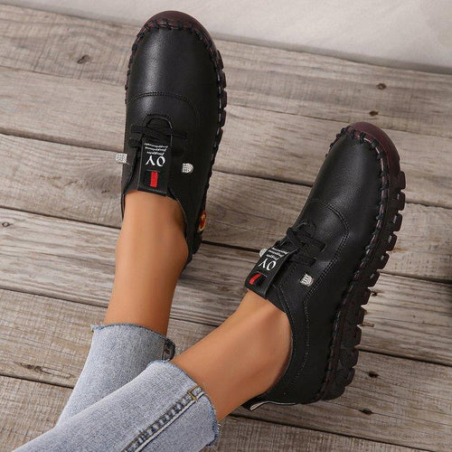 Comfortable leisure shoes for women with non-slip sole and breathable upper material Lune London