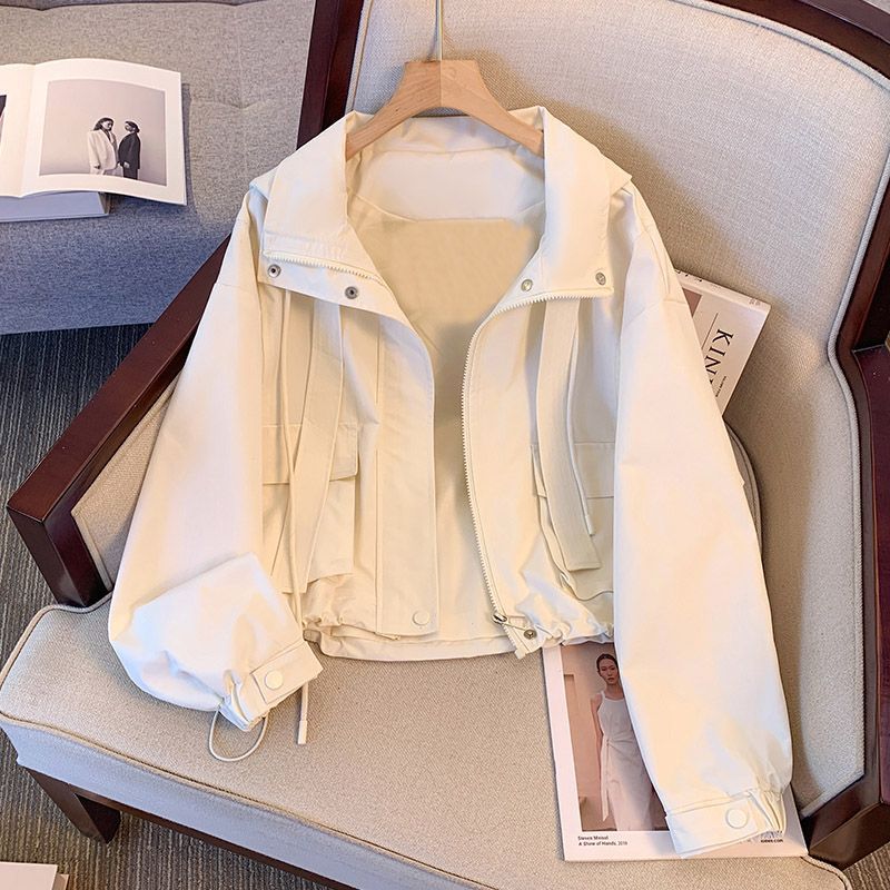 Veste de transition légère pour femmes avec ceinture ajustable et poches pratiques Chic & Stil