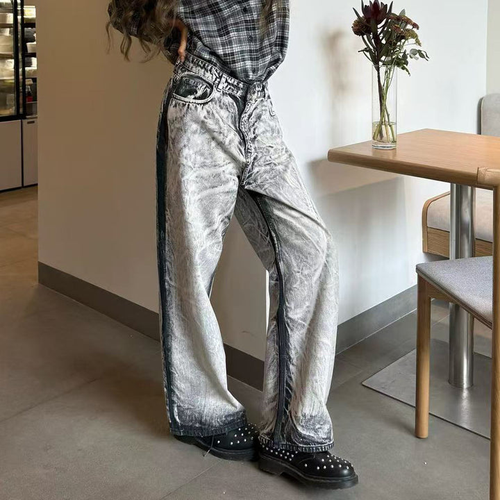 Baggy Jeans for women with a unique bicolored design Lune London