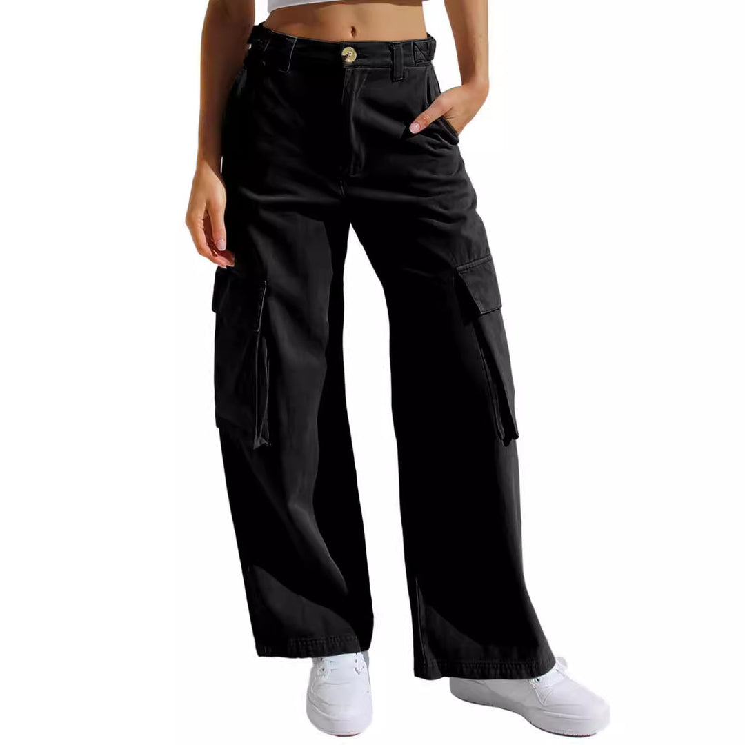 Women's cargo pants with practical side pockets and a casual cut Lune London