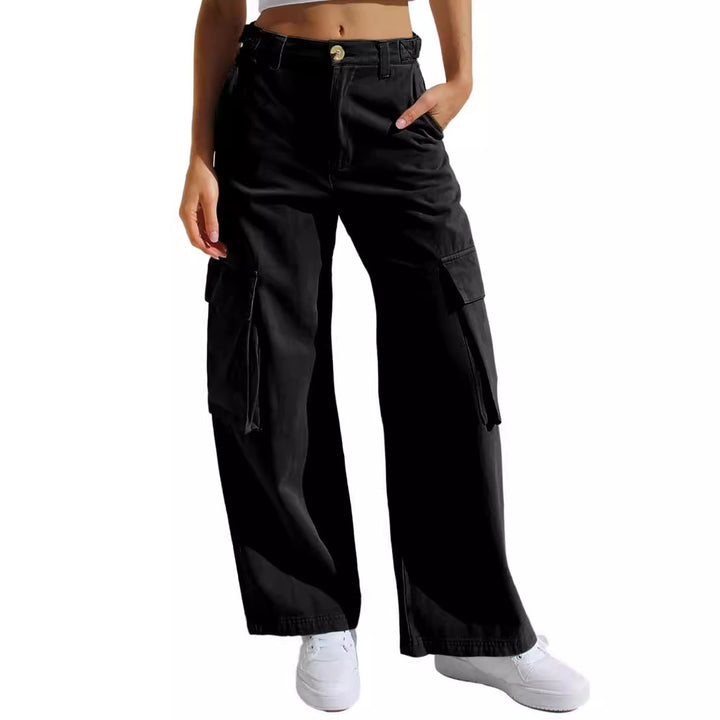 Women's cargo pants with practical side pockets and a casual cut Lune London