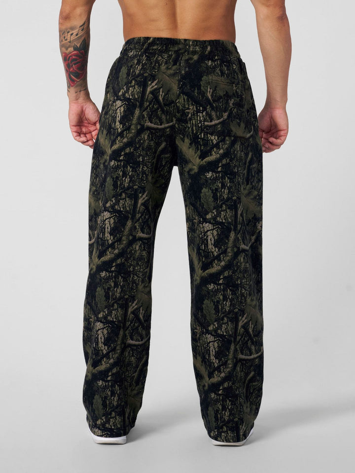 Casual camo look cargo pants for men with practical elastic waistband Lune London